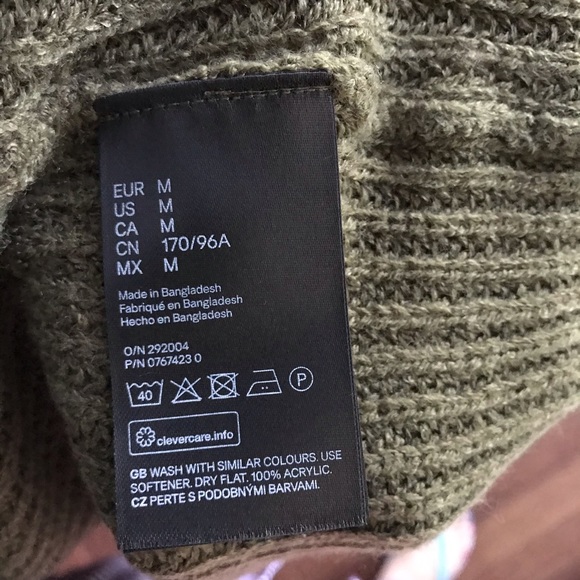 CROPPED OLIVE GREEN SWEATER - Picture 8 of 10